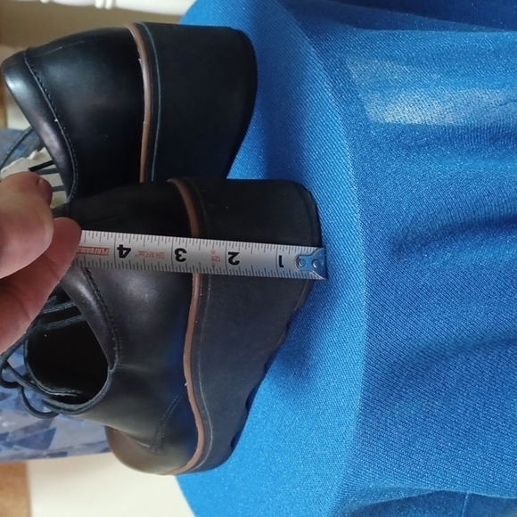 CLARK'S COLLECTION SERIES SIZE 10 IN A BEAUTIFUL BLACK ⚫️ LEATHER UPPERS - Picture 3 of 8